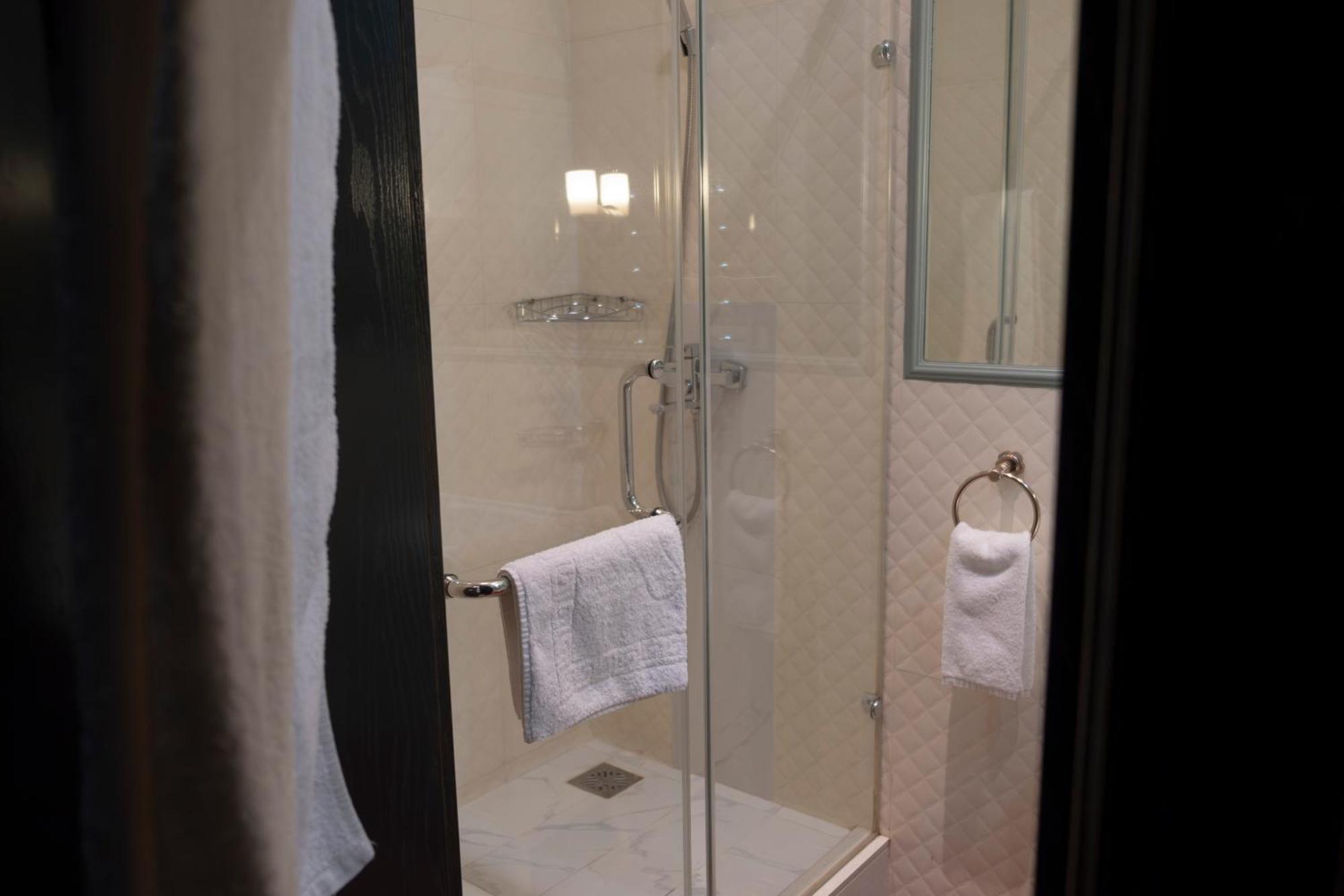Plaza Hotel Köksjetau Exteriör bild