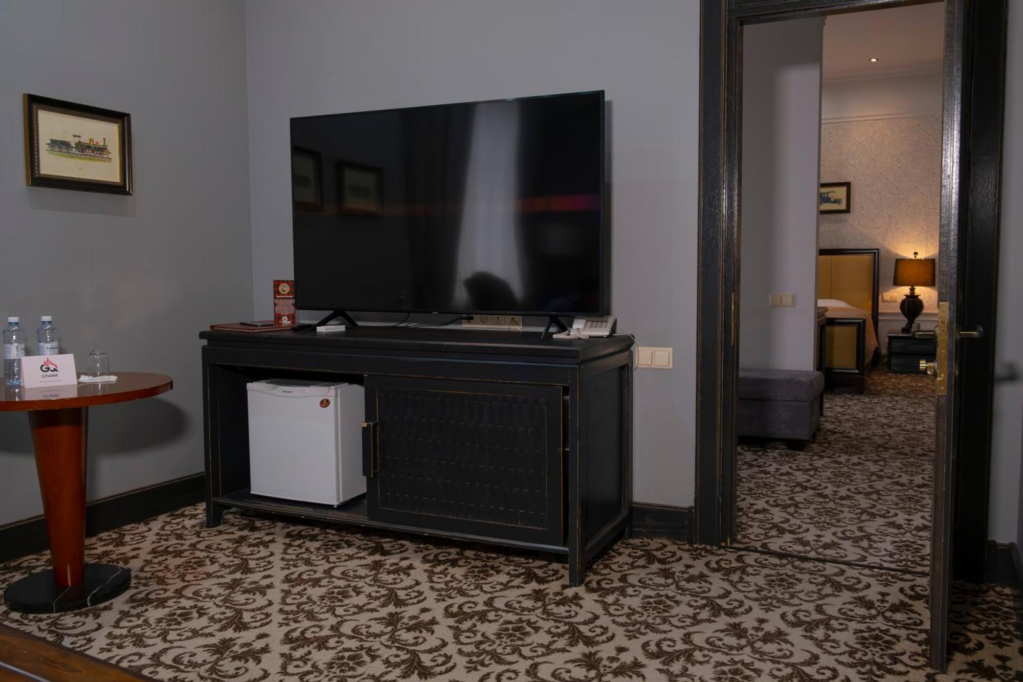Plaza Hotel Köksjetau Exteriör bild