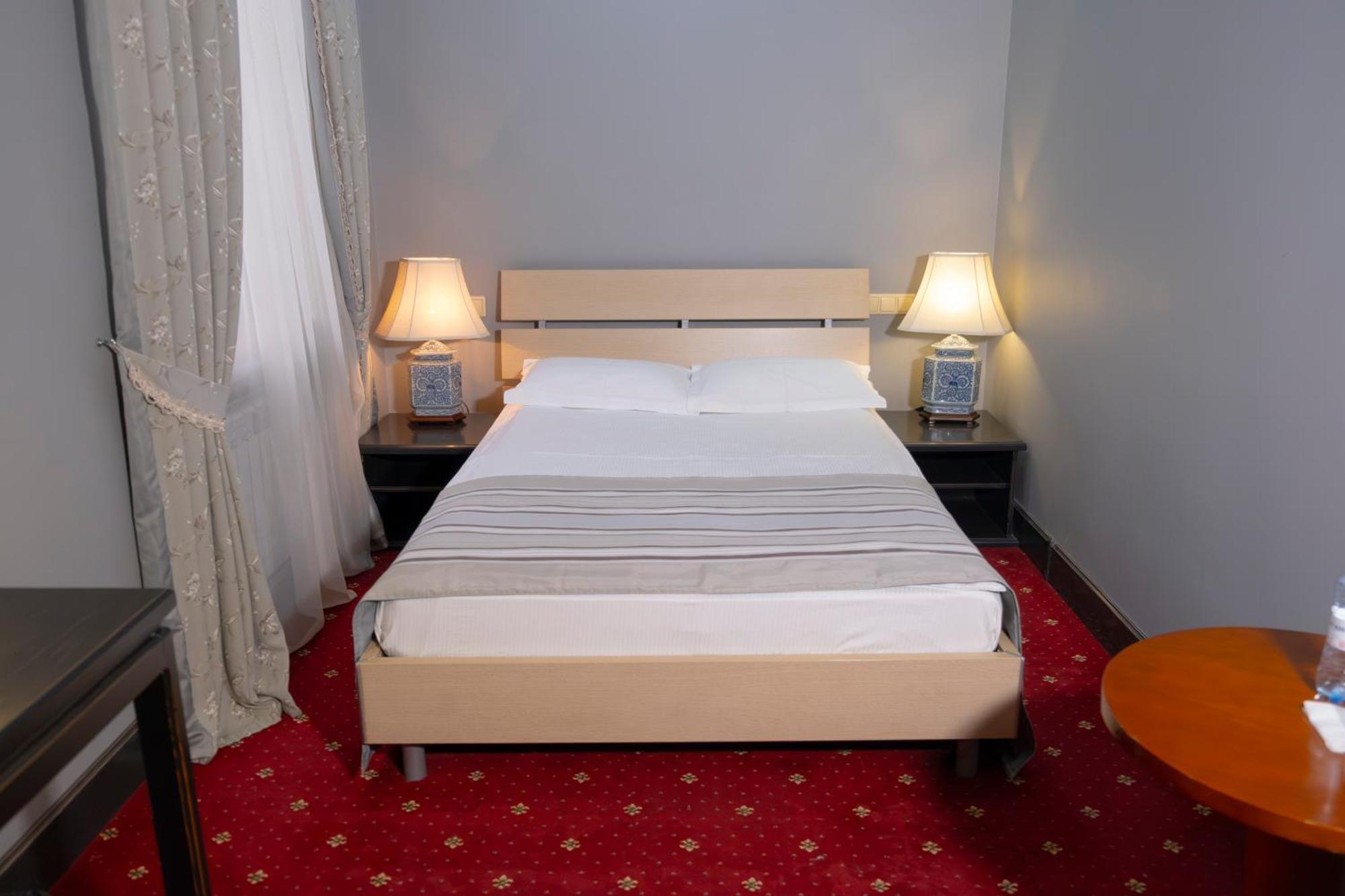 Plaza Hotel Köksjetau Exteriör bild