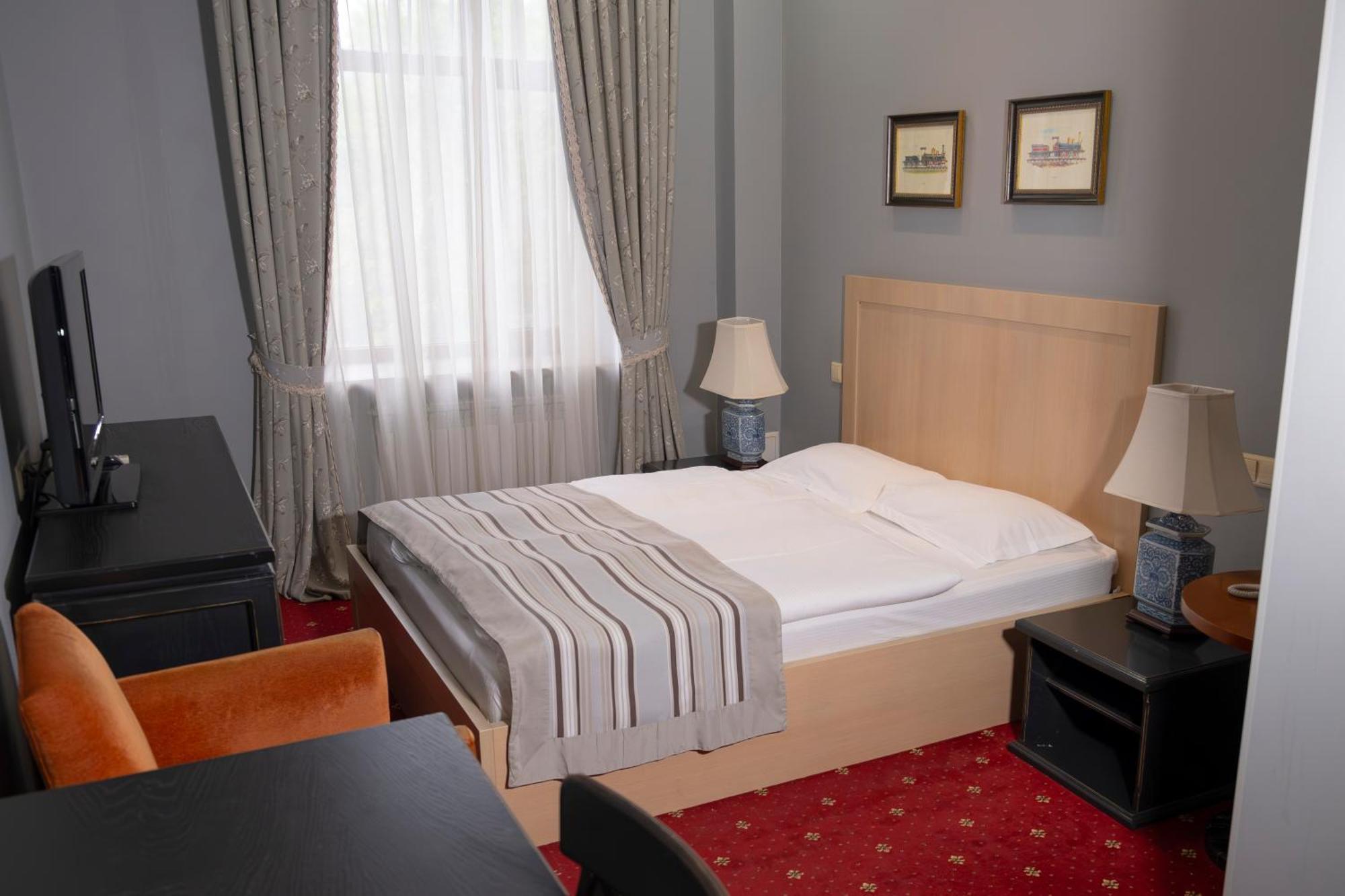 Plaza Hotel Köksjetau Exteriör bild