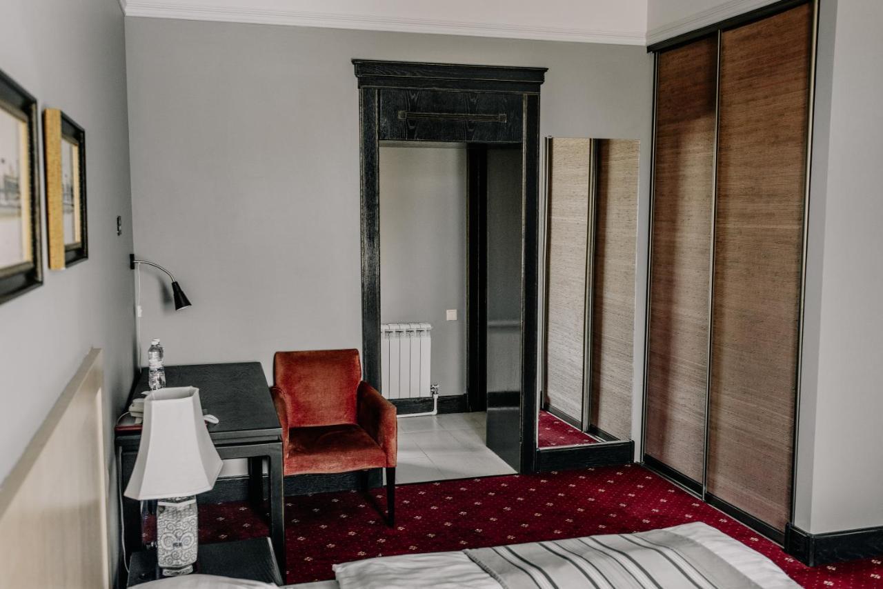Plaza Hotel Köksjetau Exteriör bild