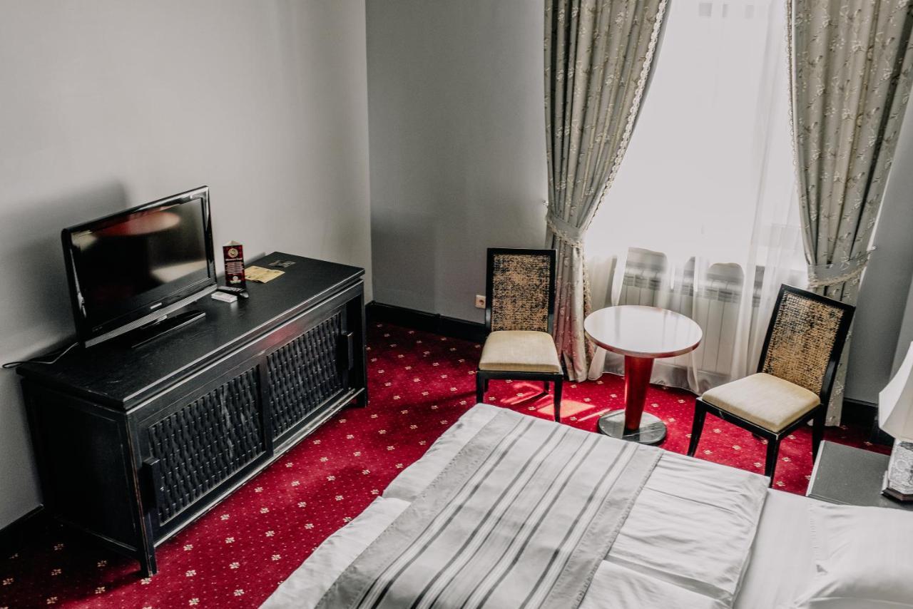 Plaza Hotel Köksjetau Exteriör bild