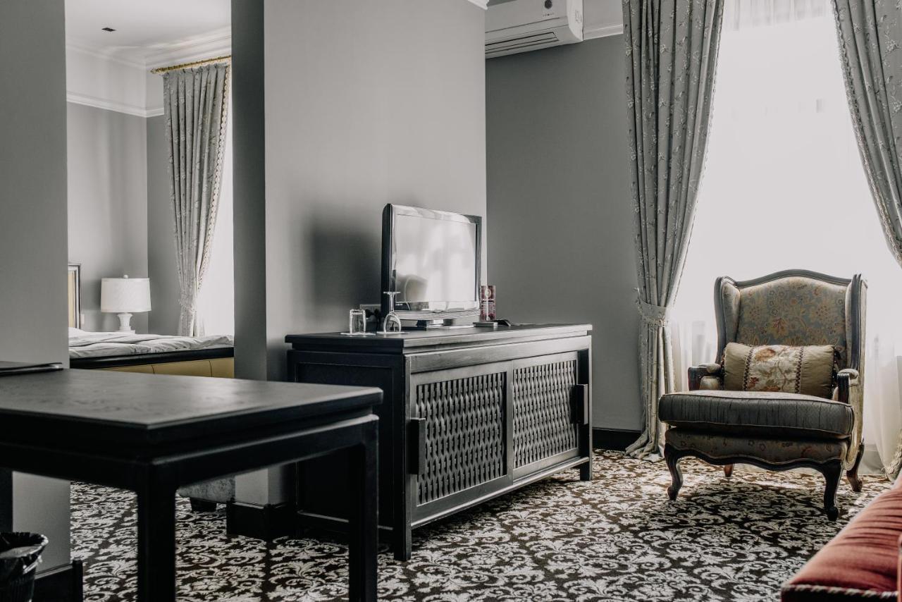 Plaza Hotel Köksjetau Exteriör bild
